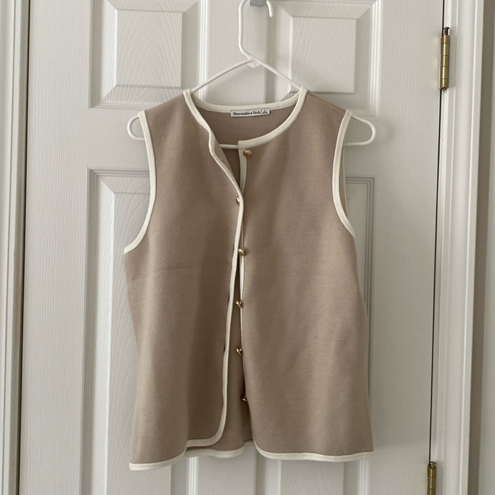 NWOT Abercrombie taupe vest